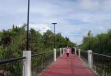 Bacolodnons walk on the esplanade along the Sum-ag river in Purok San Jose 1, Barangay Sum-ag, Bacolod City.