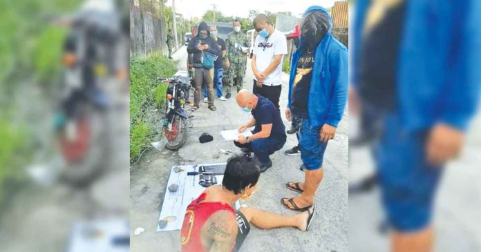 A 29-year-old man was arrested in an entrapment operation in Barangay Villamonte, Bacolod City. Recovered from him were a .38-caliber revolver with ammunitions, two sachets of alleged illicit drugs and an 18-inch sharp weapon. POLICE STATION 4/BCPO