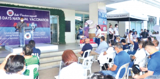 Iloilo’s Gov. Arthur Defensor Jr. speaks during the provincial government’s launching of the "Bayanihan Bakunahan". BALITA HALIN SA KAPITOLYO