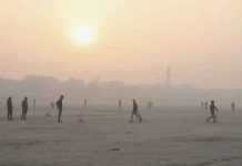 Delhi smog: Schools and colleges shut as pollution worsens