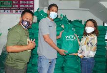 PCSO grants PCU 585 food packs for global community project From L-R: Bishop Alexander Arceno of PCU Global Community, Capt. Gilbert Gubisch of Brgy 194 Pasay City and Ms. Emilyn F. Ubales of PCSO. Arnold T. Ramos