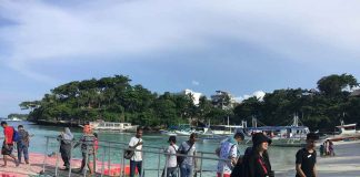 Tourists unvaccinated and partially vaccinated may now visit Boracay Island but they must present negative results of their reverse transcription polymerase chain reaction tests.