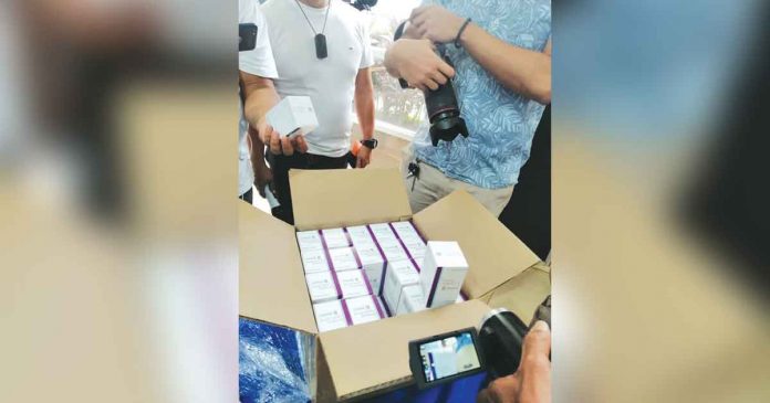 covid-pills A pioneering medicine against coronavirus disease has been delivered to Roxas City. Molnupiravir can reduce the risk of hospitalization and death when taken within five days of the onset of symptoms, according to its US-based manufacturer Merck and Ridgeback Biotherapeutics. PHOTO BY MERLINDA BAGNATE