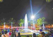 Hoax bomb threat mars holiday lights switch-on Dazzling Christmas lights at the public plaza of Igbaras, Iloilo attracts people during the switch-on ceremony. PHOTOS FROM FACEBOOK PAGE OF MAYOR JAIME ESMERALDA