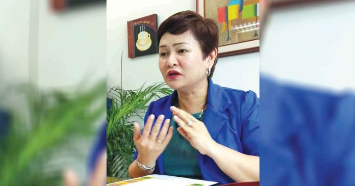 According to Dr. Maria Socorro Colmenares-Quiñon, Iloilo provincial health officer, the current drop in coronavirus disease infections does not mean people should already ditch public health safety protocols.