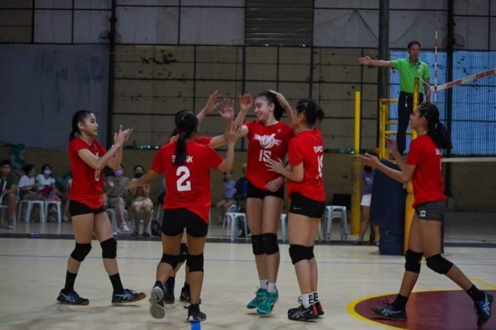 Tay-tung-volley-tournament Kimberly Chelmei Ibanez Rubin (15) spearheaded Bacolod Tay Tung High School Thunderbolts-A in the 1st JGM Dreams Foundation-NEFVEI U-15 Volleyball Invitational Tournament. Photo courtesy of Jose Montalbo.