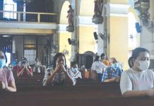 ICPO ramps up security as Simbang Gabi, Dinagyang Pamukaw open same day Devotees attend Mass at the Jaro Metropolitan Cathedral in Iloilo City. PANAY NEWS PHOTO