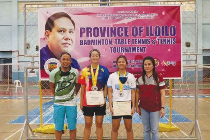 sports-negrense Negrenses Susmita Ramos and Mia Manguilimotan ruledthe women’s doubles event of the Province of Iloilo Badminton Tournament. PHOTO COURTESY OF CENTER FOR SPORTS AND PHYSICAL FITNESS