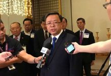 China hands over 10K relief bags to Negros typhoon victims HUANG XILIAN