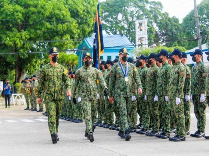 Philippine National Police chief, Police General Dionardo Carlos (third from left) is “trooping the line” during a visit to Camp Delgado in Iloilo City on Monday. With him are Region 6 police director Police Brigadier General Flynn Dongbo (left) and Police Colonel Pablito Asmod Jr., chief of the Regional Intelligence Division. PRO-6 PHOTO