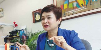How can leptospirosis be avoided? Do not wade in floodwaters, says Dr. Maria Socorro Colmenares-Quiñon, Iloilo provincial health officer. One becomes infected through direct contact with the urine of infected animals or with a urine-contaminated environment.