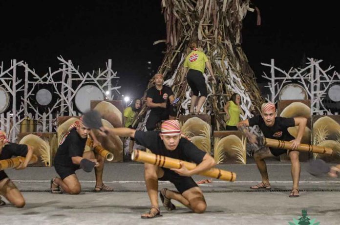 This photo shared by Iloilo City’s Mayor Jerry Treñas in his Facebook page shows members of a Dinagyang Festival tribe rehearsing. The festival opening salvo is tomorrow, Jan. 14. The tribes’ performances wills be streamed on Facebook on Jan. 23.