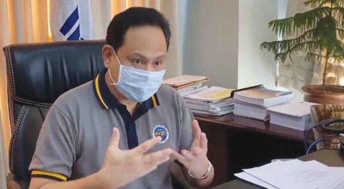 defensor “Alcohol negates social distancing. Kabalo man kita kon ano ang deperensya sang may alcohol kag wala,” says Gov. Arthur Defensor Jr. of Iloilo province.