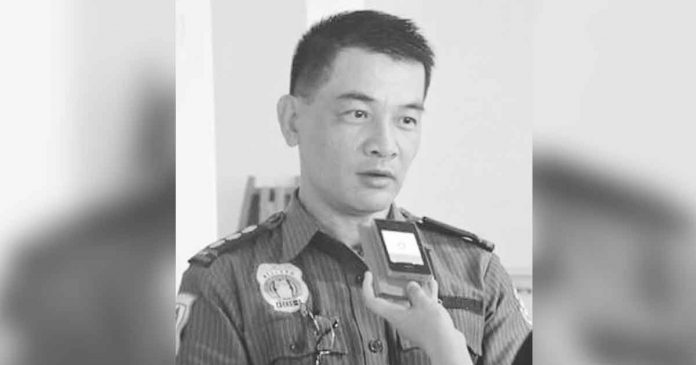 dongbo “Sa mga nagtatago sa batas, kayo’y makapagtago sa ngayon pero hindi ‘yan habang buhay. Darating ang panahon na maabot kayo ng mahabang kamay ng batas,” says Police Brigadier General Flynn Dongbo, Western Visayas police director.