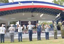 DOVES FOR PEACE. Representatives of government agencies, religious and community leaders release doves during the launching of the “Kapulungan ng inyong Pulis, ng inyong Sundalo, ng inyong Bantay Dagat, ng Comelec, at lahat ng Lingkod Bayan kasama ang Simbahan at Pamayanan” or KASIMBAYANAN at the Police Regional Office 6 headquarters in Camp Delgado, Iloilo City. It is a multi-sectoral campaign movement for peaceful polls. PRO-6 PHOTO
