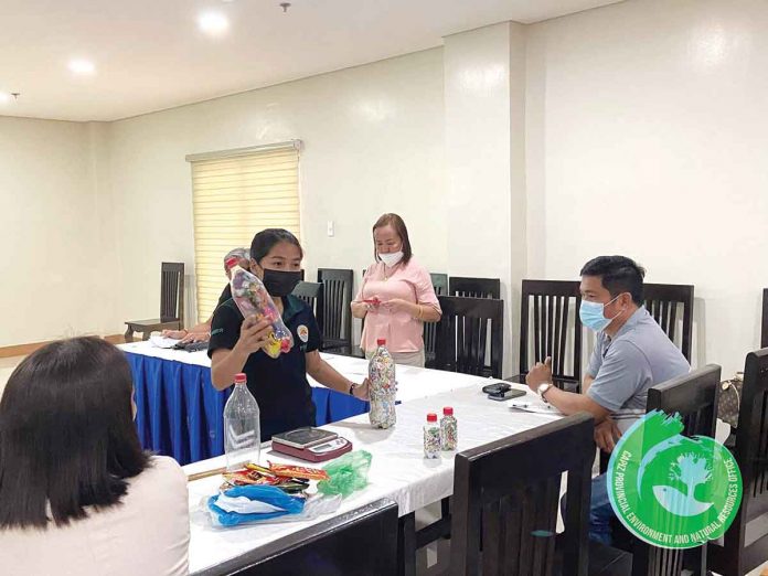 Training on eco-bricking as one of the solutions to plastic pollution held in Tapaz, Capiz. Photo grabbed from CaPENRO/FB