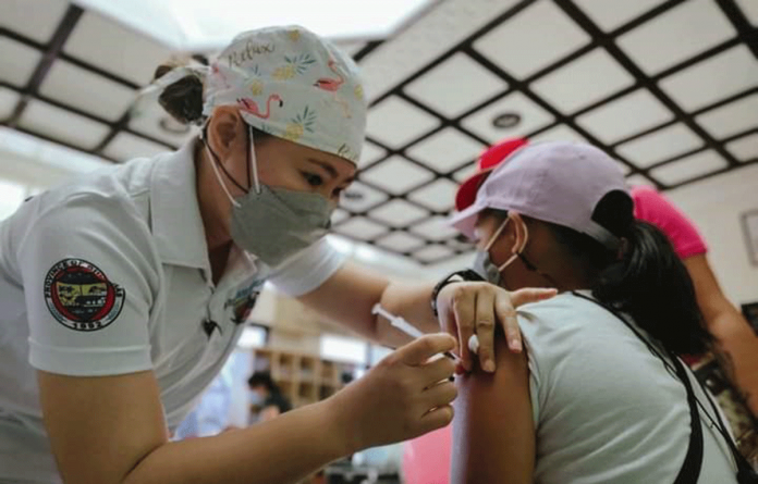 jordan-vaxx Vaccination rollout of 5-11 years old children at Jordan Guimaras last Feb. 15. Photos from the Facebook page of Mayor Ruben Corpuz