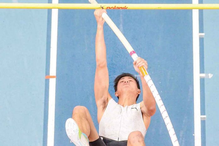 sports-EJ Ernest John Obiena, currently the No. 5 ranked pole vaulter in the world, notched his second championship this year by hurdling 5.81 meters. PHOTO COURTESY OF 2022 ORLEN COPERNICUS CUP