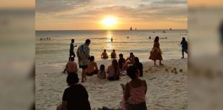 In February, 434 foreign tourists entered Boracay Island, while 445 foreign travelers stayed on the island from March 1 to 9.