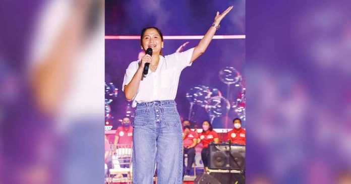 baronda Cong. Julienne “Jam-jam” Baronda asks Ilonggos to give her a fresh mandate, promising them another batch of H.O.P.E. (Housing, OFW welfare, Projects, Environment Protection) on top of her current core advocacies on Health, Obra, Peace and Order, and Education.