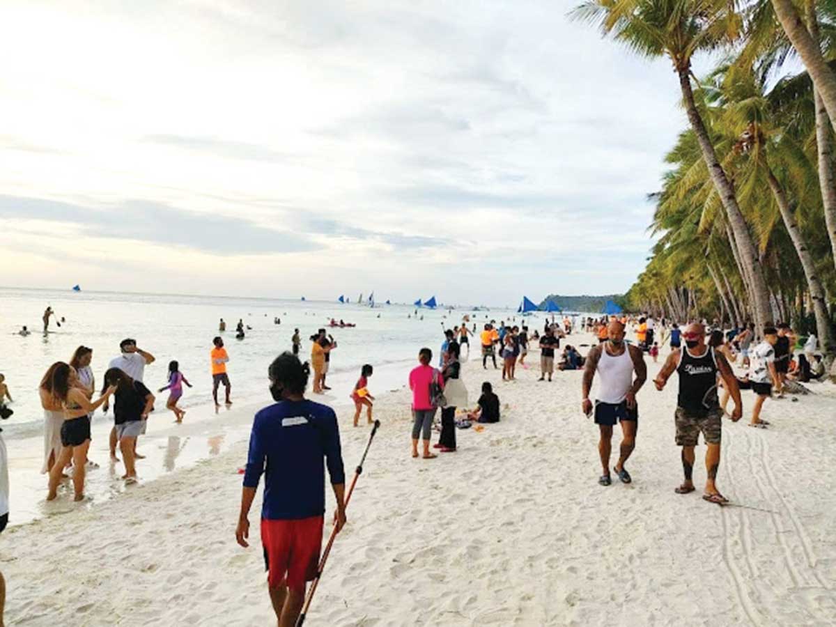 Tourism bouncing back in Boracay gradually