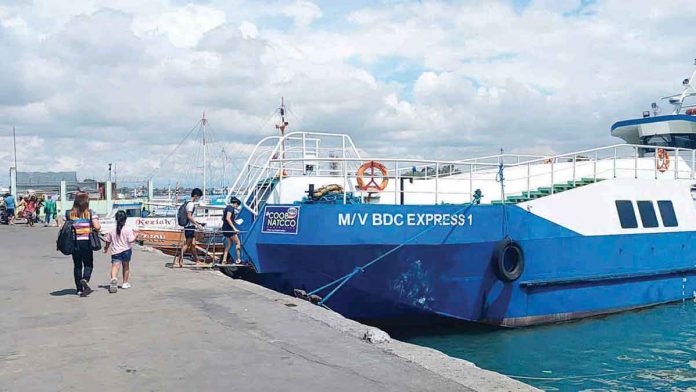 guimaras BDC is pushing for a P50 fare for pump boats going to Buenavista, Guimaras, and vice versa due to the high cost of fuel. Photos by Jap Fajardo.