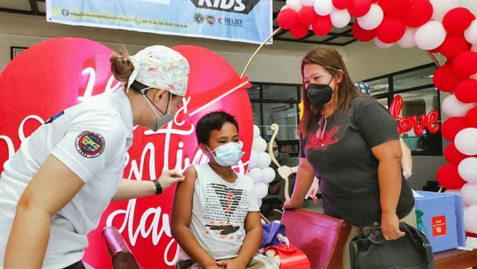 guimaras-vaxx Five to 11 years old in Jordan, Guimaras received the vaccine against coronavirus disease in 2019 (COVID-19). Photos from Mayor Ruben Corpuz Facebook page