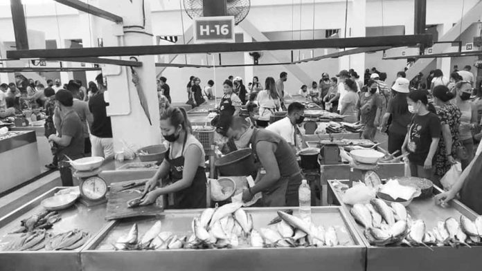 roxas-city-market The local government unit of Roxas City inaugurated its newly renovated fish section inside the public market last Monday, March 21, 2022. Photo from Ronnie Dadivas FB