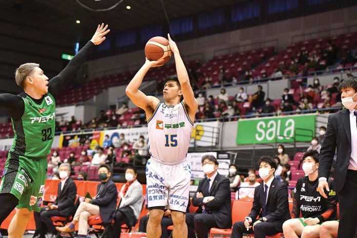 sports-ravena Ilonggo Kiefer Ravena and the Shiga Lakestars suffered yet another defeat in the hands of Mikawa. B.LEAGUE PHOTO