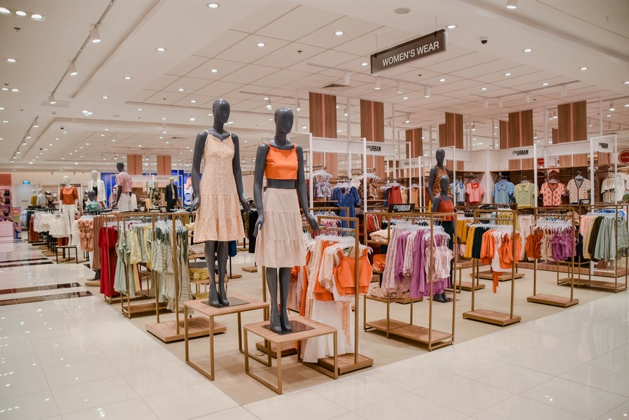 The SM Store Roxas opens