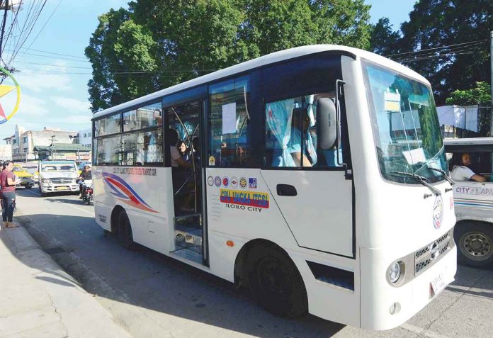 low-carbon2 Iloilo City’s Local Public Transportation Route Plan includes allowing modernized jeepneys to ply its streets and lowering the emissions of public transportation. PN PHOTO