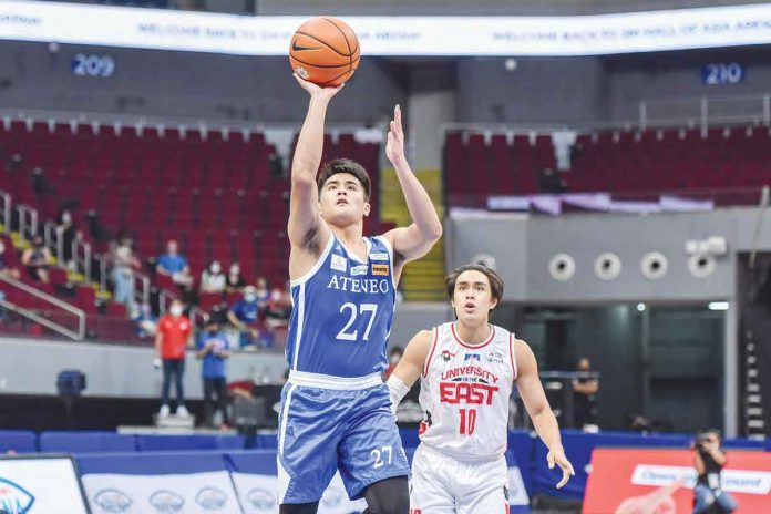 sports-ateneo Bacolodnon Samjosef Belangel of Ateneo de Manila University Blue Eagles easily scores inside. UAAP PHOTO