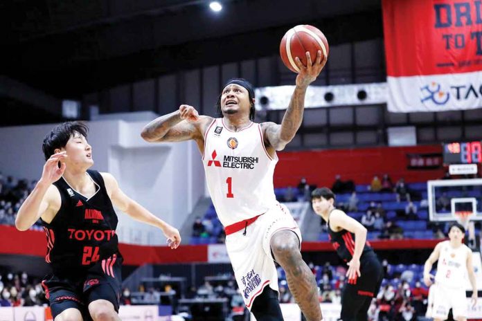 sports-parks Bobby Ray Parks Jr. of Nagoya Diamond Dolphins attempts a layup. B.LEAGUE PHOTO