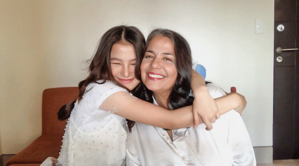 Lexi Gonzales with her mom