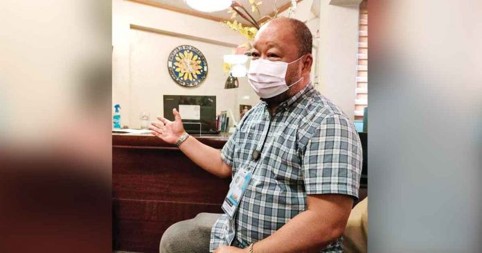 balisado “Voters inside the polling precincts should be mindful na mayroong mga botante na naghihintay sa labas exposed to the elements. Mainit. Or baka may ulan. Dapat conscious tayo na may nag-aantay sa labas,” says Atty. Wilfred Jay Balisado, Commission on Elections director for Western Visayas.