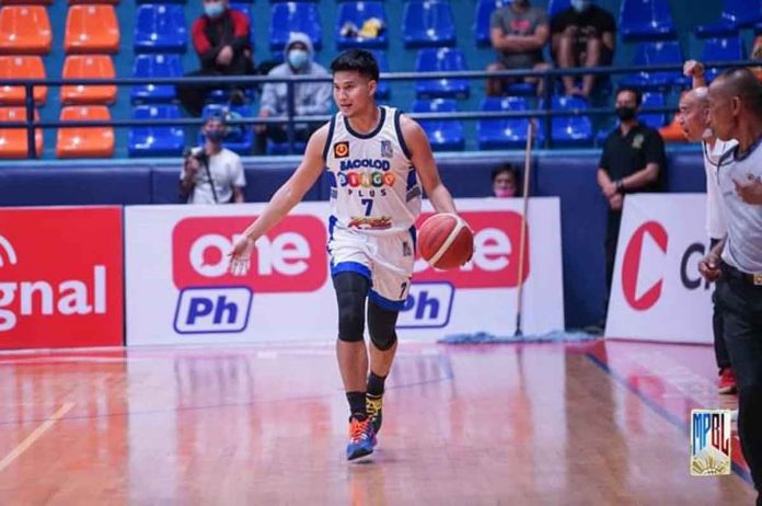 cabanag Bacolodnon Jeramer Cabanag came up with clutch baskets to propel Bacolod-Bingo Plus past San Juan Knights. MPBL PHOTO