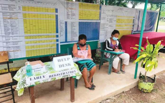 deped Parents enlist their school-age children during the early registration set by the Department of Education from March 25 to April 30, 2022 in preparations for school year 2022-2023. DEPED-6 PHOTO