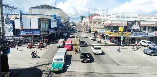 To improve the transport service and mobility in Iloilo City, the Local Public Transport Route Plan will be enforced this June after months of planning. Thirteen new routes will be opened to be serviced by modernized jeepneys. But there’s a catch: provincial jeepneys will no longer be allowed to enter the city. Photo shows Iznart Street, one of the city’s major thoroughfares. PN PHOTO