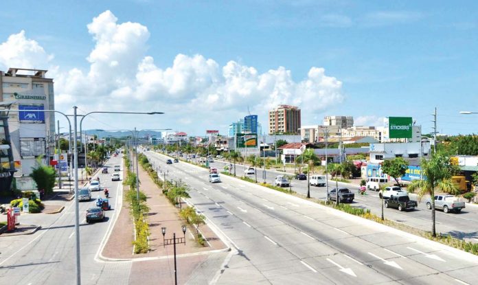 news-glenda-zone The busy 14-kilometer Sen. Benigno Aquino Jr. Avenue in Mandurriao district is Iloilo City’s pilot area for a traffic discipline zone. PN PHOTO