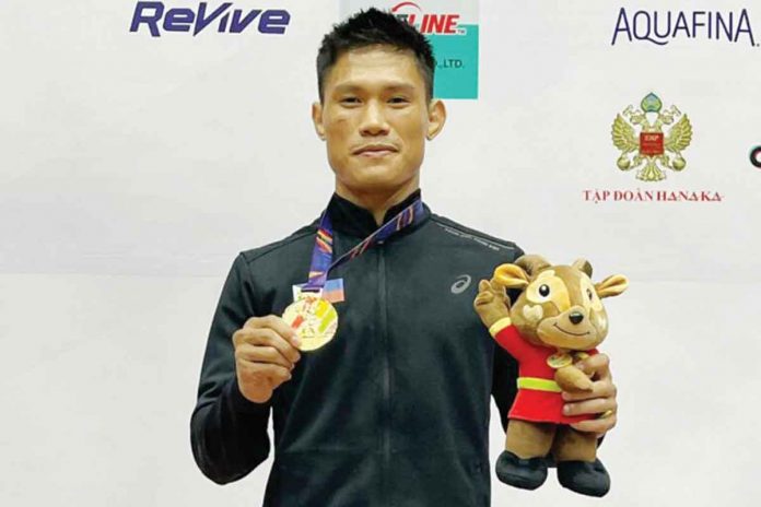 sports-ilonggo Ilonggo muaythai fighter Phillip Delarmino is the gold medal winner in the 31st Southeast Asian Games men’s -57 kg category. PHOTO BY MUAYTHAI ASSOCIATION OF THE PHILIPPINES