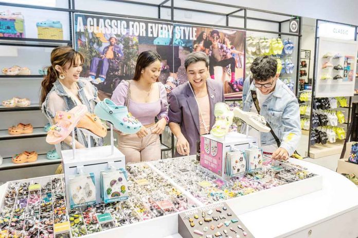 Joining the fun store opening activities were homegrown Iloilo content creators such as Shayne Maquiran, stylist Josh Sales, Gerson Custodio, and 2022 Miss Universe Philippines - Iloilo City Dorothy Gemilla