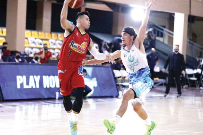 mocon-herndon Javee Mocon (left) is now teaming up with Matthew Wright (right) at the Phoenix Super LPG Fuel Masters camp. PBA MEDIA BUREAU