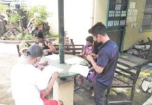 Around 2.2M learners to enroll in WV Parents and learners troop to the Balabago Elementary School in Iloilo City. Enrollment for school year 2022-2023 started July 25. PHOTO BY DEPED WESTERN VISAYAS