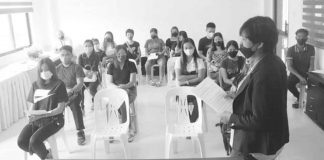 Mary Grace Samulde, Public Employment Service Office officer-in-charge, orients the 15 recipients of the Department of Labor and Employment’s Government Internship Program. MAYOR'S OFFICE - PANDAN, ANTIQUE/FB