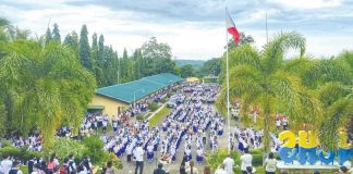 The Janiuay National Comprehensive High School in Janiuay, Iloilo holds its first flag-raising ceremony as classes officially open. Hernani Escullar Jr., regional information officer of the Department of Education in Western Visayas, says enrolment in the region for this school year increased by 2.11 percent from last year’s. PNA PHOTO COURTESY OF L. QUIÑON/DEPED ILOILO