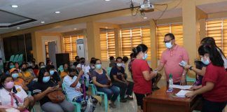 Individuals in crisis situation receive financial assistance from the Municipal Social Welfare and Development Office and Municipal Treasurer's Office of San Jose, Antique. PHOTO FROM THE FACEBOOK PAGE OF MAYOR ELMER UNTARAN