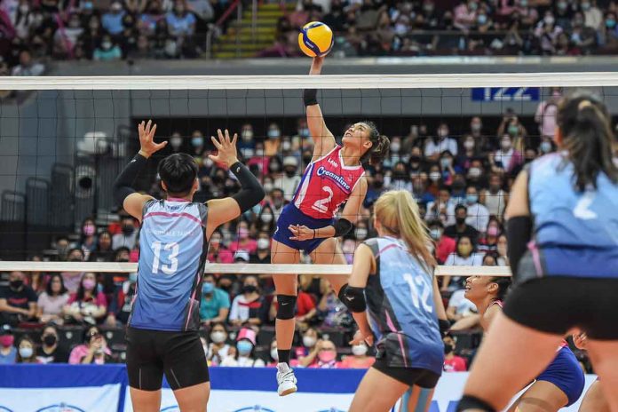 sports-creamline Creamline Cool Smashers’ Alyssa Valdez unloads an attack against the defense of two KingWhale-Taipei players. PVL MEDIA BUREAU