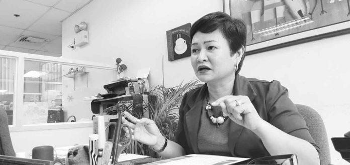 Quiñon Iloilo Provincial Health Office head Dr. Maria Socorro Colmenares-Quiñon says kids belonging to the 10 years old and below age group are the most affected of dengue in the province.