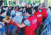 Photo shows during the Assistance for Individuals in Crisis Situations-educational assistance payout in San Jose, Antique on Sept. 17. DSWD WESTERN VISAYAS/FB