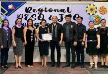 4 LGU-PESOs grand winners in DOLE-6 Bayanihan Service Award Barotac Viejo, Iloilo mayor Nielo “Bongbong” Tupas (6th from left) and the town’s Public Employment Service Office head Eva Causing (5th from right) receive a certificate of entitlement for P1 million worth of livelihood projects after being recognized as one of the grand winners in the Secretary's Bayanihan Service Award 2022 by the Department of Labor and Employment Region 6. MAYOR BONGBONG TUPAS/FB